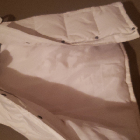 Vest Gap - Picture 2 of 6